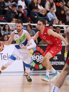 MERKEZEFENDİ BASKET DURDURULAMIYOR