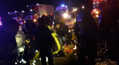 YOLCU OTOBÜSÜ İLE OTOMOBİL ÇARPIŞTI: 3 ÖLÜ, 1 YARALI