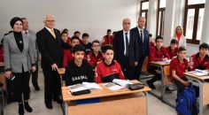 VALİ KARAHAN ATÖLYE AÇILIŞI YAPTI