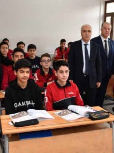 VALİ KARAHAN ATÖLYE AÇILIŞI YAPTI