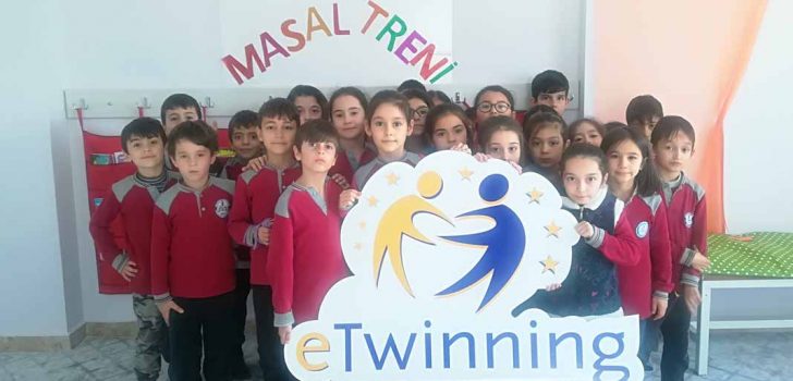 HAYALLERİNDEKİ YOLCULUKLARA MASAL TRENİ İLE ÇIKIYORLAR