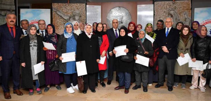 OKUMA YAZMA SEFERBERLİĞİ İLE HAYATLARI DEĞİŞİYOR