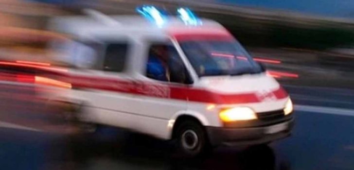 OTOMOBİL TARLAYA UÇTU: 2 ÖLÜ