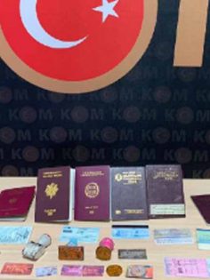 SAHTE PASAPORT İLE YAKALANDILAR