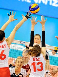 VOLEYBOL’DA FİNAL YOLU DENİZLİ’DEN GEÇECEK