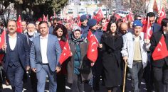 ÇAL’DA ŞEHİTLER İÇİN YÜRÜDÜLER