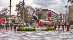 BÜYÜKŞEHİR MEYDANLARI DEZENFEKTE EDİLİYOR