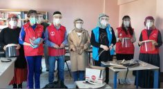 GENÇLİK MERKEZİ SİPERLİ MASKE ÜRETİYOR