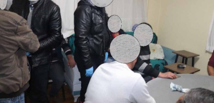 YİNE KUMAR OYNARKEN BASILDILAR