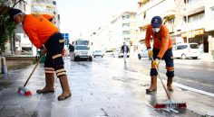 EMEK VE İNÖNÜ CADDESİ YIKANIP DEZENFEKTE EDİLDİ