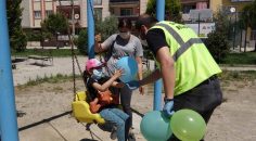 SARAYKÖY’DE ÇOCUKLAR BALON VE MASKEYLE KARŞILANDI