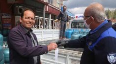 ÇAMELİ’DE ESNAFA MASKE DAĞITILDI