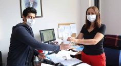 PAÜ YENİ NORMALDE MASKE VE DEZENFEKTAN DAĞITTI