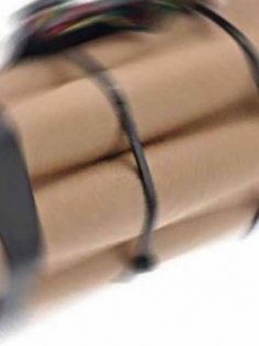 DEFİNE ARARKEN DİNAMİT PATLATINCA HAYATINI KAYBETTİ