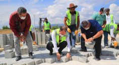 PAMUKKALE’DE PARKE TAŞI DÖŞENİYOR