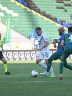 DENİZLİSPOR FIRSAT TEPTİ: 2-2