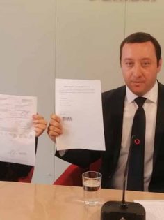 ÇİN’E AMBARGO KAMPANYASI BAŞLATTILAR