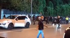 POLİSLERE SALDIRAN BAŞKAN YİNE TARAFTARA SALDIRDI!!