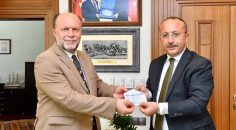 VALİ ATİK’TEN DİYANET’E KURBAN BAĞIŞI