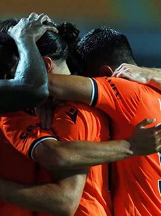 DENİZLİSPOR DÜŞÜ-YOR!