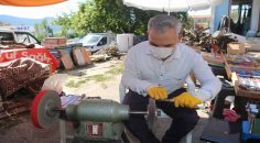 BAYRAM ÖNCESİ BIÇAKLAR BİLENİYOR