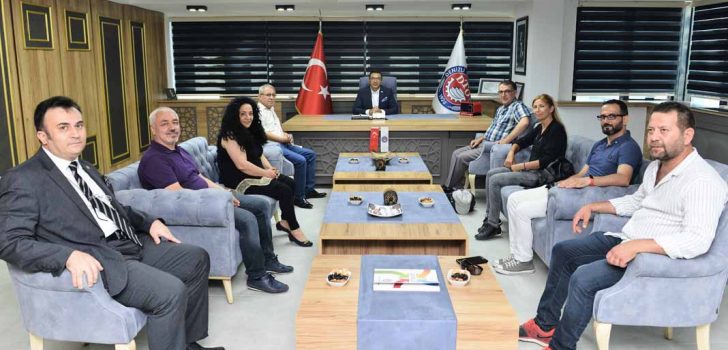 BAŞKAN ERDOĞAN, GAZETECİLERİ AĞIRLADI