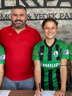 HOROZKENTSPOR’DA ÖMÜRLÜK İMZALAR