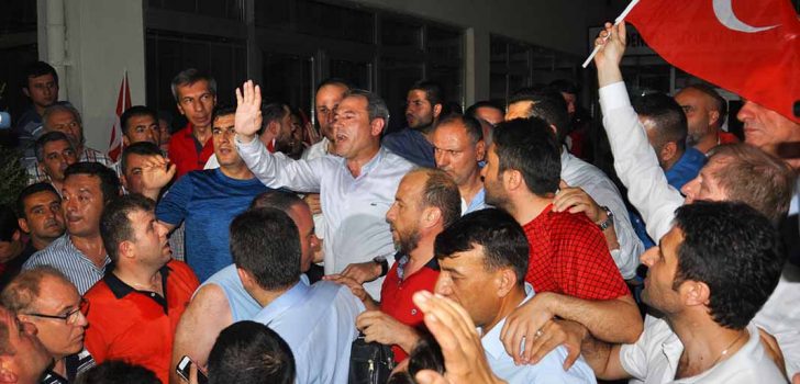 “15 TEMMUZ TÜRK MİLLETİNİN TOPYEKÜN DİRİLİŞİDİR!”