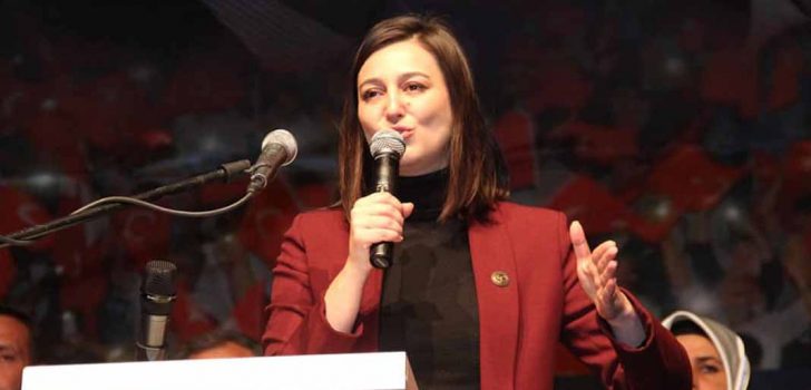 MHP’Lİ ÖZCAN, “51 YILLIK ÇINARA YAKIŞTI”