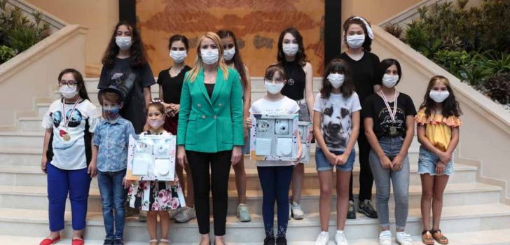 RESİM YARIŞMASINDA DERECEYE GİRENLER ÖDÜLLERİNİ ALDI