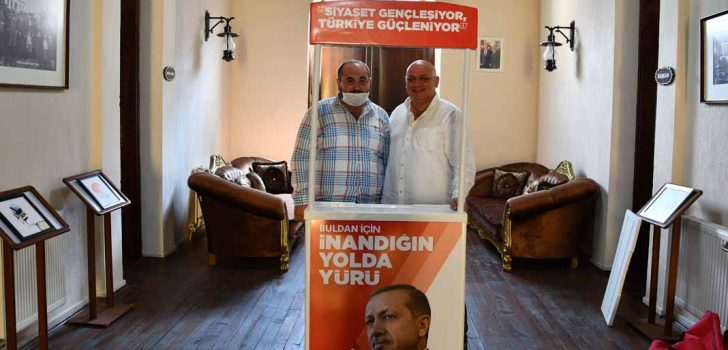 AK PARTİ GENÇLİK KOLLARI STAND AÇTI