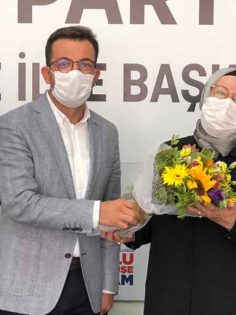 AK PARTİ KADIN KOLLARI’NDA NÖBET DEĞİŞİMİ