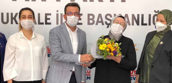 AK PARTİ KADIN KOLLARI’NDA NÖBET DEĞİŞİMİ