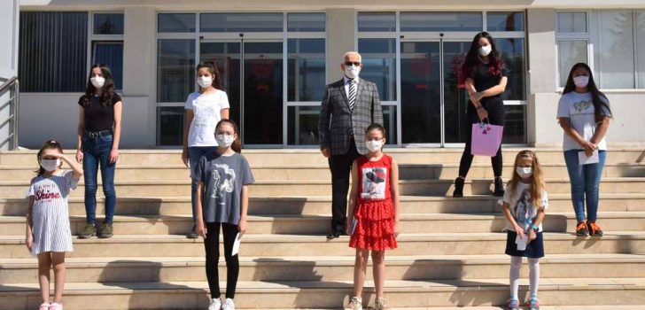 ZAFER BAYRAMI RESİM YARIŞMASININ ÖDÜLLERİ VERİLDİ