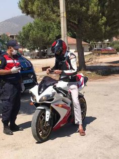 JANDARMA’DAN MOTOSİKLETLİLERE DENETİM