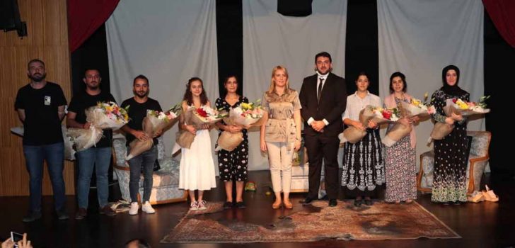 SAHNE ŞİMDİ MERKEZEFENDİLİ GENÇLERİN