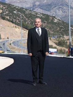BAŞKAN ZOLAN: SERİNHİSAR, HAK ETTİĞİ HİZMETLERİ ALIYOR