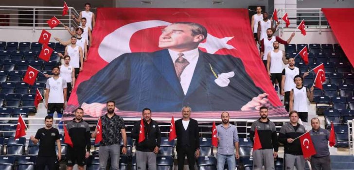 MERKEZEFENDİ BASKET’TEN CUMHURİYET KUTLAMASI
