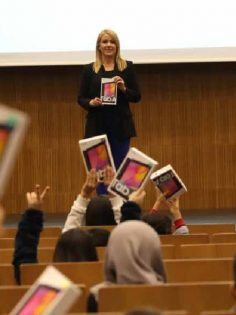 MERKEZEFENDİ BELEDİYESİ’NDEN 100 ÖĞRENCİYE DAHA TABLET