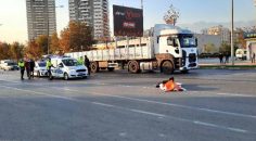 YAYA GEÇİDİNİ KULLANMAYAN KADIN KAZADA ÖLDÜ