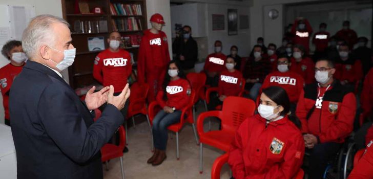 BAŞKAN ZOLAN, İHH VE AKUT’U ZİYARET ETTİ