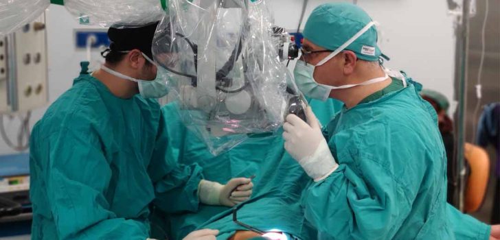 YANAK DERİSİNDEN İDRAR YOLUNA YAMA YAPILIYOR