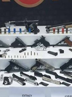 SİLAH KAÇAKÇISI YAKALANDI