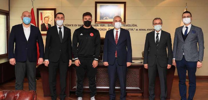 MİLLİ GÜREŞÇİDEN BAŞKAN ZOLAN’A ZİYARET