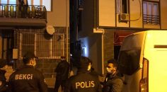 İKİNCİ KATTAN DÜŞEN KADININ OĞLU GÖZALTINDA