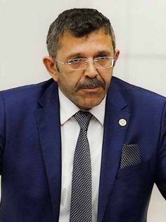 “TÜRKSAT YAPMASI GEREKEN İŞİ NEDEN TAŞERONA DEVRETTİ?”