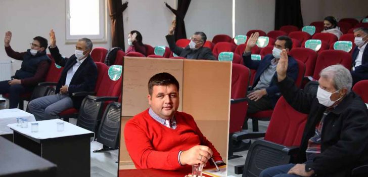 KORONAVİRÜSE YENİLEN ÖĞRETMENİN İSMİ SOKAĞA VERİLDİ