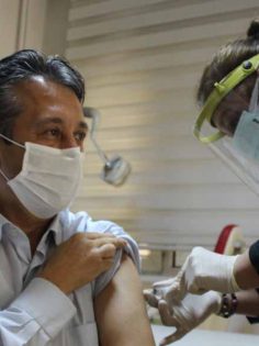 SARAYKÖY’DE İLK KORONA AŞISI YAPILDI