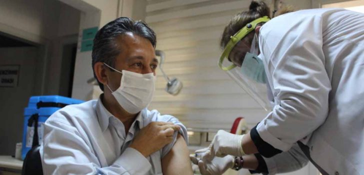 SARAYKÖY’DE İLK KORONA AŞISI YAPILDI