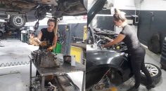 TABULARI YIKTI OTO TAMİRİ YAPIYOR